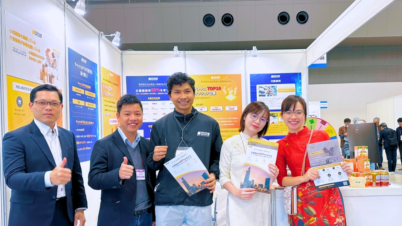Group of HBLAB Members at the RETAIL TECH JAPAN 2026